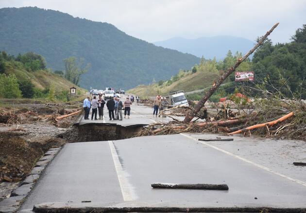 Bartın, Sinop ve Kastamonu'da sel felaketi: İşte saat saat son durum