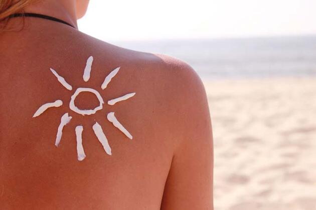 Dikkat! Cildinizi kaşımayın ve soymayın! Güneş yanığına karşı 12 etkili öneri