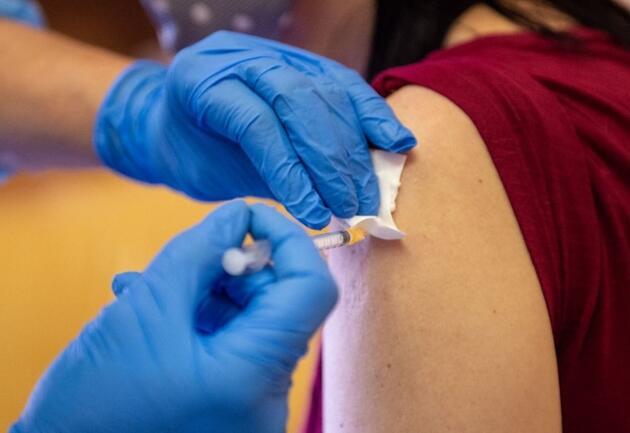 İş dünyasında yeni tartışma: Aşı olmayan personel işten çıkarılabilir mi?