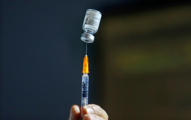 İsrail çarpıcı tabloyu açıkladı: Aşı yaptıranlarla yaptırmayanlar arasında büyük fark