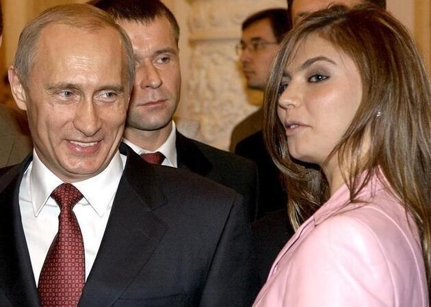 Putin'in sevgilisi olduğu iddia ediliyordu: 2,5 yıl sonra göründü, yüzüğüyle dikkat çekti